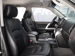 Внедорожник Toyota Land Cruiser 2013 года, 3900000 рублей, Омск