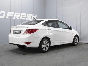 Седан Hyundai Solaris 2015 года, 1130000 рублей, Омск