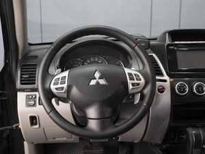 Внедорожник Mitsubishi Pajero Sport 2014 года, 1760000 рублей, Омск
