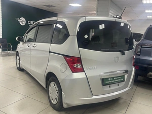 Минивэн Honda Freed 2010 года, 950000 рублей, Ачинск
