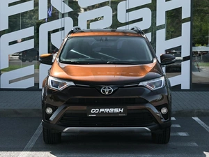 Внедорожник Toyota RAV4 2017 года, 2349000 рублей, Волгоград