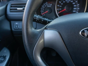 Хетчбэк Kia Rio 2017 года, 899000 рублей, Саратов