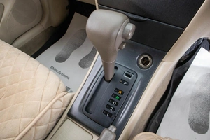 Хетчбэк Toyota Corolla 2003 года, 629000 рублей, Барнаул