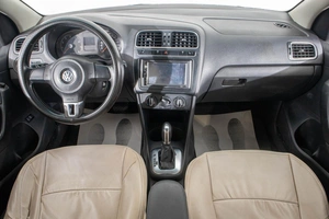Седан Volkswagen Polo 2012 года, 669000 рублей, Барнаул