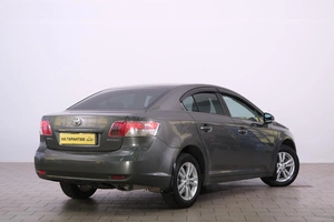 Седан Toyota Avensis 2009 года, 949000 рублей, Омск