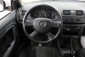 Хетчбэк Skoda Fabia 2013 года, 819000 рублей, Омск