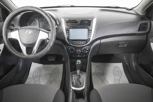 Седан Hyundai Solaris 2013 года, 949000 рублей, Кемерово