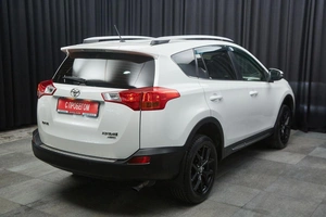 Внедорожник Toyota RAV4 2012 года, 2147000 рублей, Красноярск