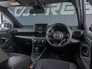 Хетчбэк Toyota Yaris 2021 года, 1249000 рублей, Сургут