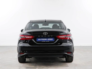 Седан Toyota Camry 2018 года, 2997444 рублей, Москва