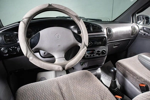 Минивэн Chrysler Voyager 2000 года, 299000 рублей, Сургут
