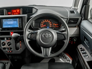 Минивэн Toyota Roomy 2017 года, 930000 рублей, Красноярск