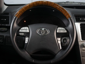 Седан Toyota Camry 2010 года, 990000 рублей, Омск