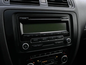 Седан Volkswagen Jetta 2011 года, 899000 рублей, Волгоград