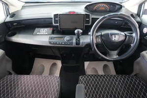Минивэн Honda Freed 2010 года, 1169000 рублей, Омск