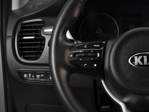 Седан Kia Rio 2020 года, 1695000 рублей, Омск