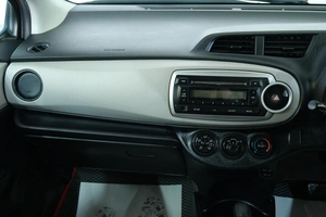 Хетчбэк Toyota Vitz 2011 года, 769000 рублей, Омск