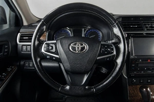 Седан Toyota Camry 2016 года, 2099000 рублей, Челябинск