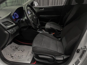 Седан Hyundai Solaris 2018 года, 895000 рублей, Красноярск