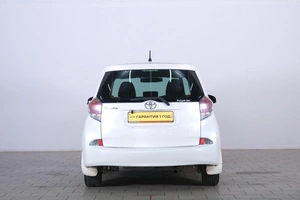 Хетчбэк Toyota Ractis 2015 года, 989000 рублей, Омск
