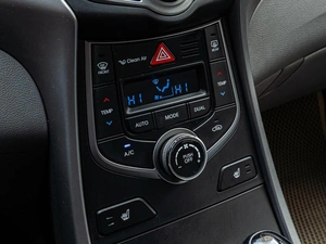 Седан Hyundai Elantra 2015 года, 1350000 рублей, Краснодар