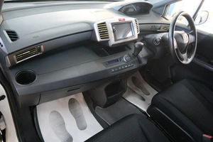 Минивэн Honda Freed 2014 года, 1289000 рублей, Омск