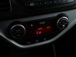 Хетчбэк Kia Picanto 2012 года, 1077077 рублей, Москва