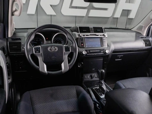 Внедорожник Toyota Land Cruiser Prado 2014 года, 4139000 рублей, Тюмень