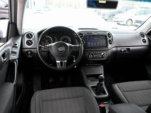 Внедорожник Volkswagen Tiguan 2011 года, 1050000 рублей, Волгоград