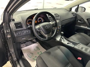 Седан Toyota Avensis 2009 года, 1150000 рублей, Красноярск