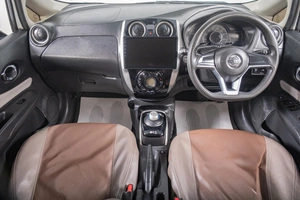 Хетчбэк Nissan Note 2017 года, 999000 рублей, Томск
