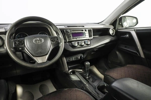 Внедорожник Toyota RAV4 2016 года, 2499000 рублей, Новосибирск