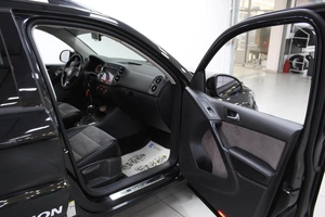 Внедорожник Volkswagen Tiguan 2012 года, 1620000 рублей, Смоленск