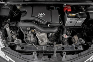 Хетчбэк Toyota Vitz 2017 года, 1049000 рублей, Барнаул