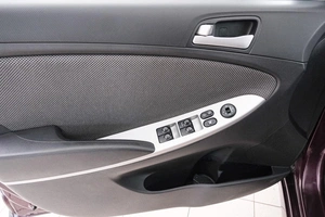 Седан Hyundai Solaris 2013 года, 899000 рублей, Красноярск