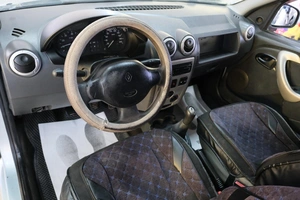 Седан Renault Logan 2007 года, 319000 рублей, Омск