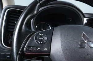 Внедорожник Mitsubishi Outlander 2016 года, 1749000 рублей, Челябинск