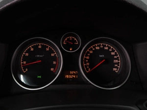 Хетчбэк Opel Astra 2011 года, 664000 рублей, Воронеж