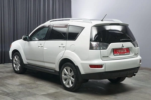 Внедорожник Mitsubishi Outlander 2010 года, 1150000 рублей, Красноярск