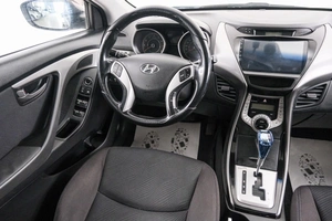 Седан Hyundai Elantra 2012 года, 1019000 рублей, Красноярск