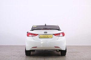 Седан Hyundai Avante 2011 года, 829000 рублей, Омск