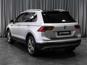 Внедорожник Volkswagen Tiguan 2017 года, 2990000 рублей, Тюмень