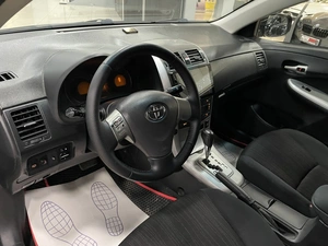 Седан Toyota Corolla 2008 года, 787000 рублей, Солонцы