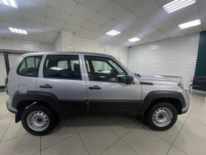 Внедорожник ВАЗ (LADA) Niva Travel 2022 года, 900000 рублей, Ачинск