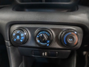 Хетчбэк Toyota Yaris 2021 года, 1220000 рублей, Красноярск