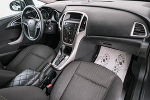 Хетчбэк Opel Astra 2011 года, 759000 рублей, Красноярск