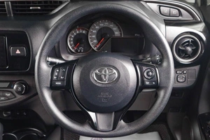 Хетчбэк Toyota Vitz 2019 года, 1469000 рублей, Тюмень