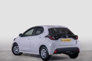 Хетчбэк Toyota Yaris 2021 года, 1319000 рублей, Томск