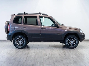 Внедорожник Chevrolet Niva 2016 года, 649000 рублей, Саратов