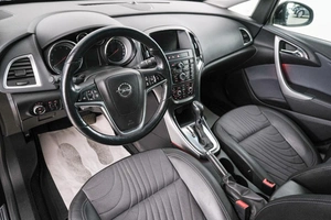 Седан Opel Astra 2014 года, 929000 рублей, Красноярск